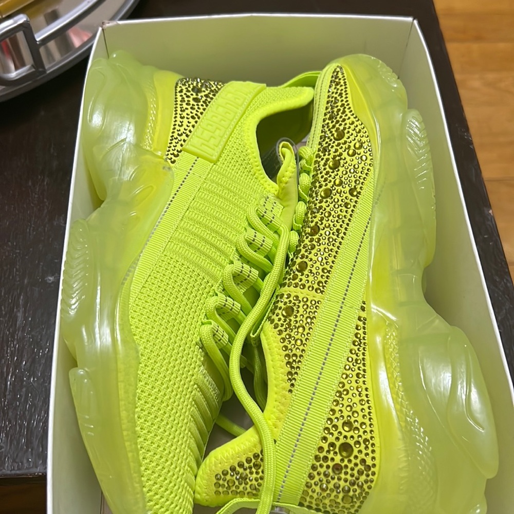 SM NY90 Neon Green Shoes Woman’s size 9.5